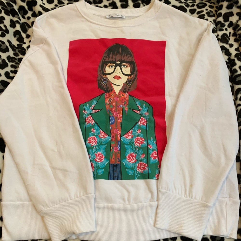 “Zara”. Graphic Crew Sweater